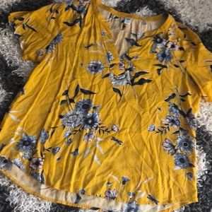 🖤4 for 25 Floral vneck tee